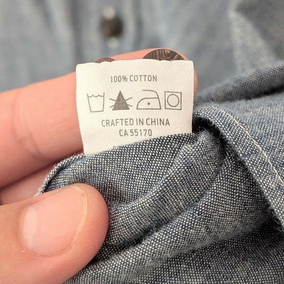 Frank & Oak Men's St-Viateur Blue Chambray Button-Down Shirt ~ Size Large - Picture 9 of 9